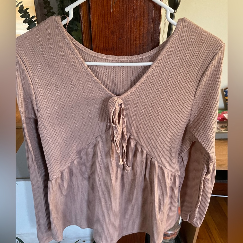 Women’s long sleeve top